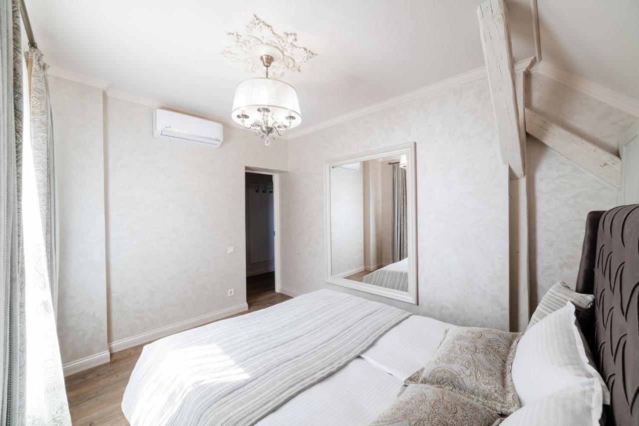Lux Apartment On Duhnovicha Street .Free Parking. Ужгород Экстерьер фото