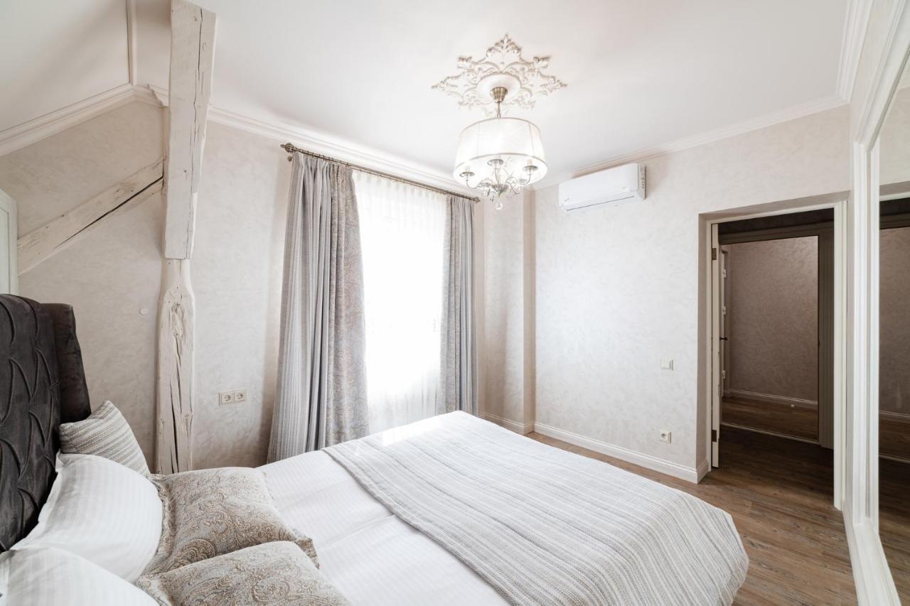 Lux Apartment On Duhnovicha Street .Free Parking. Ужгород Экстерьер фото