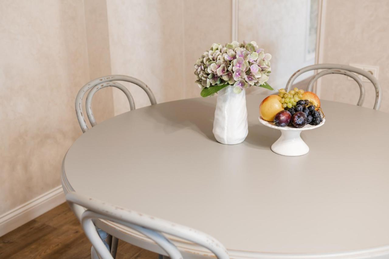 Lux Apartment On Duhnovicha Street .Free Parking. Ужгород Экстерьер фото