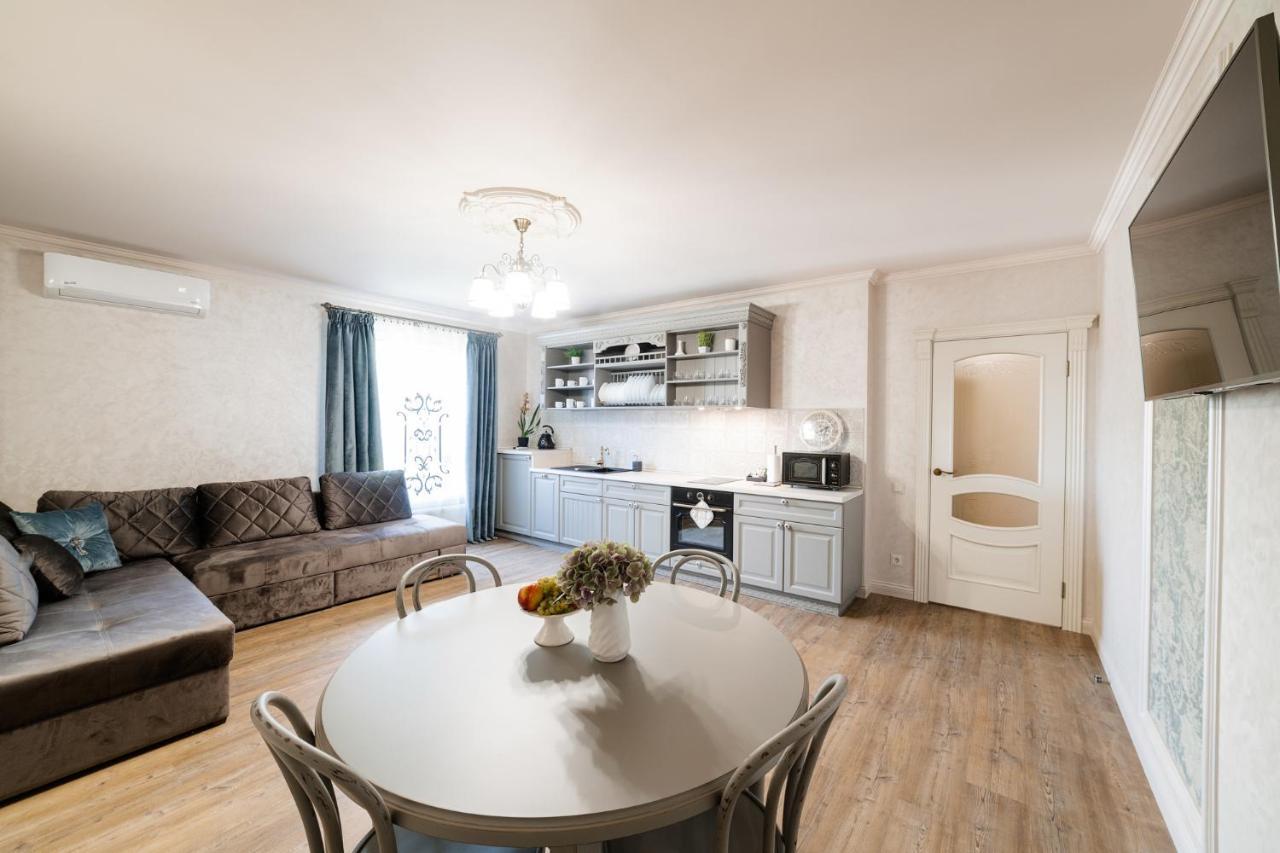 Lux Apartment On Duhnovicha Street .Free Parking. Ужгород Экстерьер фото