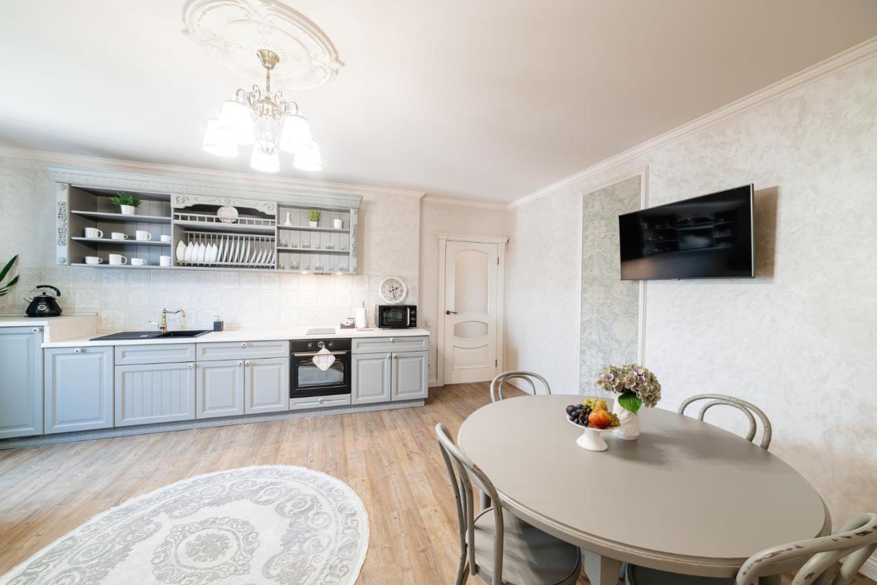 Lux Apartment On Duhnovicha Street .Free Parking. Ужгород Экстерьер фото