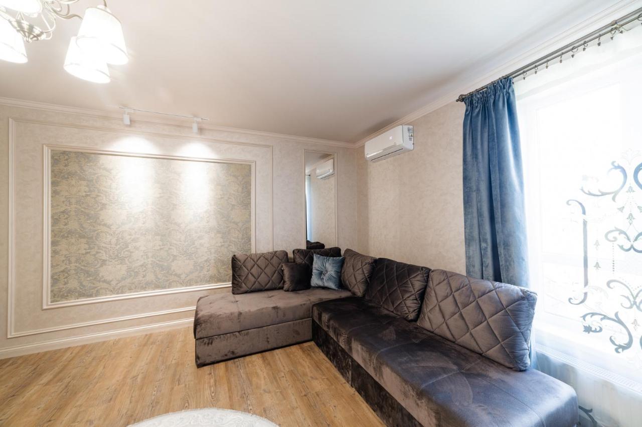 Lux Apartment On Duhnovicha Street .Free Parking. Ужгород Экстерьер фото